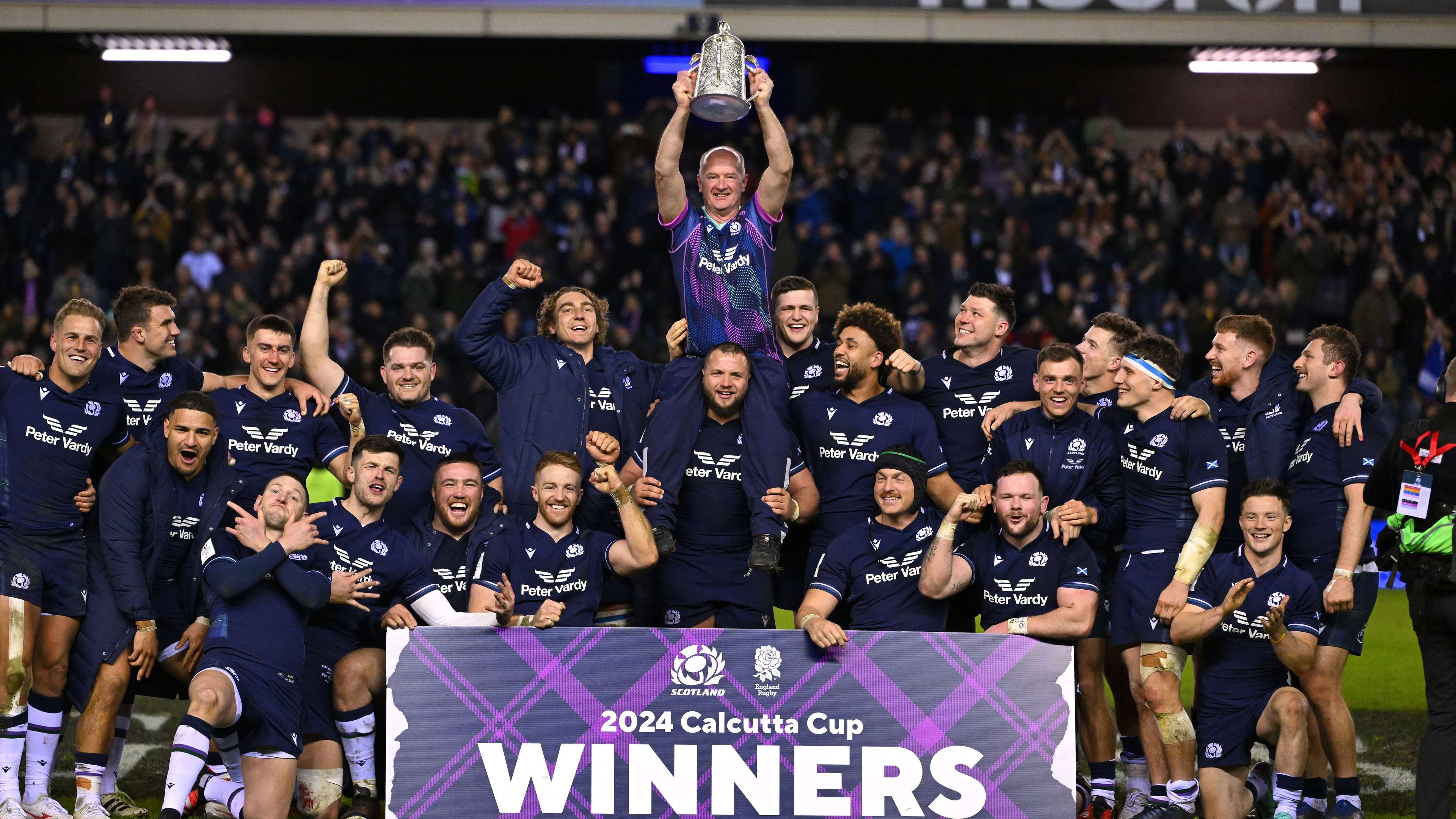 两名水手遭 两名水手遭