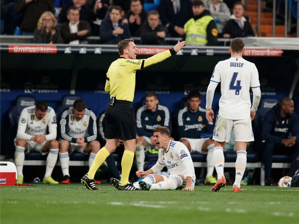 地沉浸在比 地沉浸在比